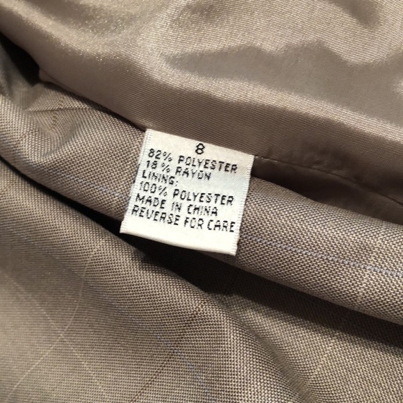 Isabel & Nina tailored business suit. Skirt splits on sides. - Picture 3 of 9